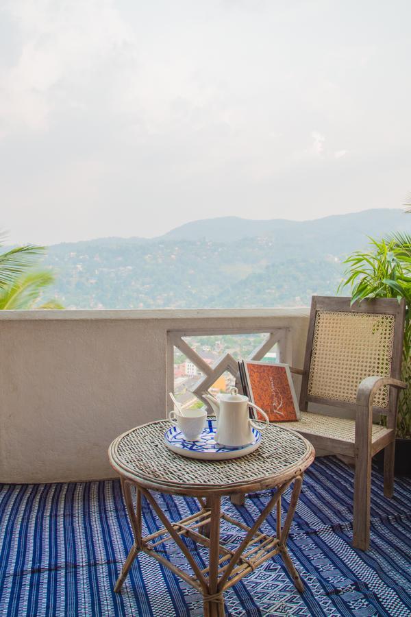 Holiday Stay Inn 캔디 외부 사진